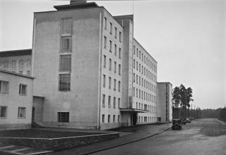 Naistenklinikka ulkoa.