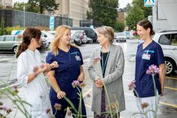 Katriina Peltola, Elisa Koskelainen, Raija Husa ja Jacoba Peterson-Hirvonen Syöpäkeskuksen Kliininen tutkimusyksikkö