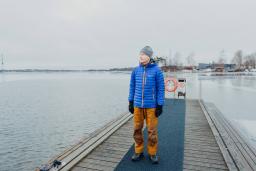 Antti Villanen seisoo laiturilla